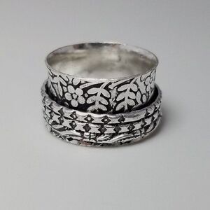 Vintage Silver Tone Spinner Ring, Size 7.5 Wide Fidget Band, Floral Leaf Design